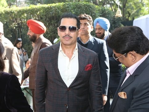 Gurugram land deals: Haryana Police seeks govt's permission to further probe case against Robert Vadra, BS Hooda Gurugram land deals: Haryana Police seeks govt's permission to further probe case against Robert Vadra, BS Hooda