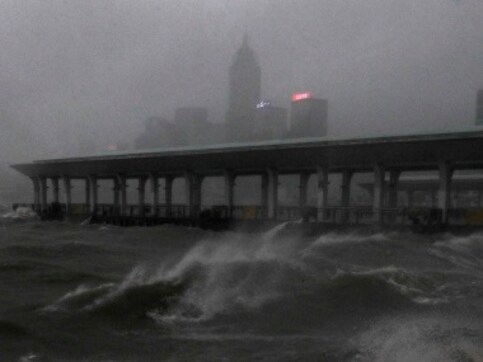 Typhoon Mangkhut: Toll in Philippines climbs to 49; storm rips through Hong Kong before hitting mainland China Typhoon Mangkhut: Toll in Philippines climbs to 49; storm rips through Hong Kong before hitting mainland China