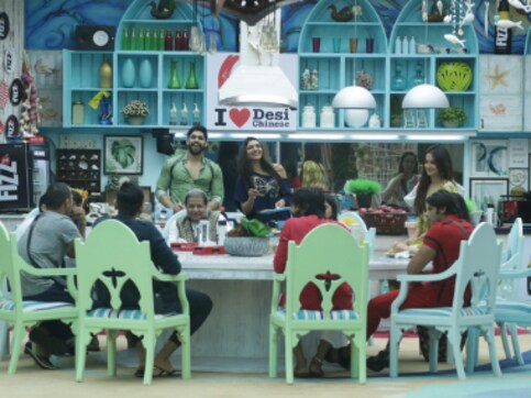 Bigg Boss 12, 18 September, Day 2 written updates: Sreesanth threatens to quit; Roshni, Kriti defeat Karanvir Bohra in task Bigg Boss 12, 18 September, Day 2 written updates: Sreesanth threatens to quit; Roshni, Kriti defeat Karanvir Bohra in task