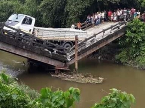 Another bridge collapses in West Bengal, one injured in Siliguri mishap; second incident in three days Another bridge collapses in West Bengal, one injured in Siliguri mishap; second incident in three days