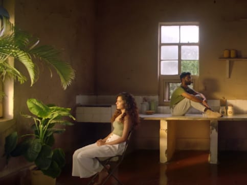 Little Things song 'Pause' sees Prateek Kuhad perfectly capture the spirit of modern relationships Little Things song 'Pause' sees Prateek Kuhad perfectly capture the spirit of modern relationships
