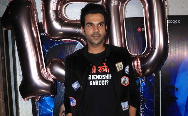 Rajkummar Rao wore a t-shirt to the party that read, <em>"O Stree, friendship karogi?"</em> Rajkummar Rao wore a t-shirt to the party that read, <em>"O Stree, friendship karogi?"</em>