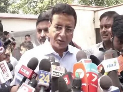 Narendra Modi govt treating triple talaq issue like a 'political football', says Congress spokesperson Randeep Surjewala Narendra Modi govt treating triple talaq issue like a 'political football', says Congress spokesperson Randeep Surjewala