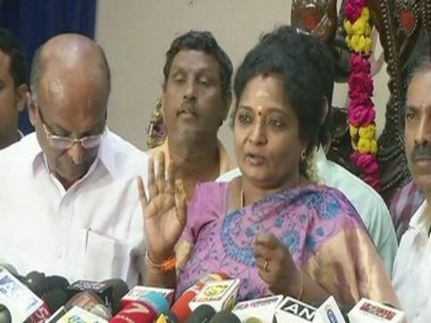 Tamilisai Soundarajan visits auto driver who questioned her about fuel prices, but denies he was manhandled by BJP workers