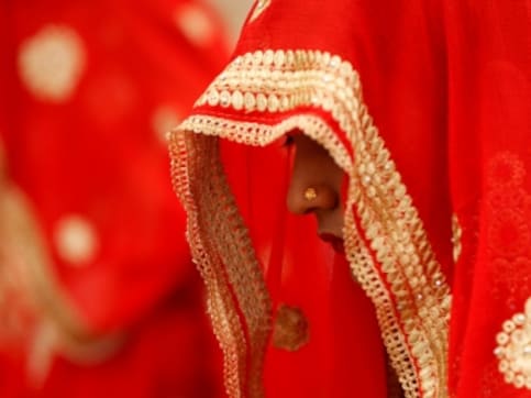 'Bride spends too much time on WhatsApp': Uttar Pradesh family's reason to call off wedding 'Bride spends too much time on WhatsApp': Uttar Pradesh family's reason to call off wedding
