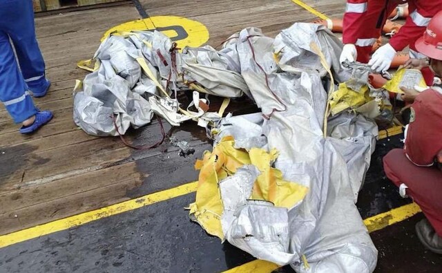 Search and rescue vessels converged on the area and found wreckage near the location where Lion Air flight lost contact with air traffic officials on the ground. AP Search and rescue vessels converged on the area and found wreckage near the location where Lion Air flight lost contact with air traffic officials on the ground. AP
