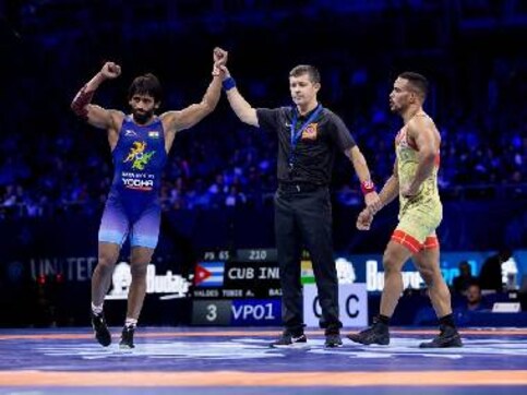 Bajrang Punia rises to World No 1 rank in 65kg weight class; five Indian female wrestlers enter top 10 in rankings Bajrang Punia rises to World No 1 rank in 65kg weight class; five Indian female wrestlers enter top 10 in rankings