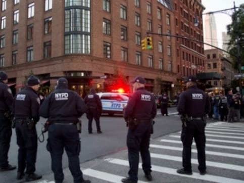 Suspicious packages addressed to Cory Booker and James Clapper intercepted by FBI; similar to devices sent to Trump critics Suspicious packages addressed to Cory Booker and James Clapper intercepted by FBI; similar to devices sent to Trump critics