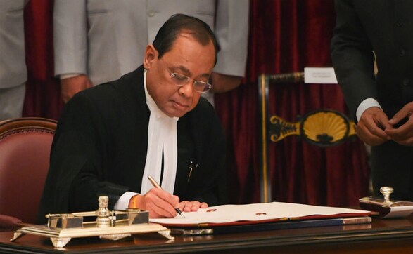 Ranjan Gogoi sworn in as 46th Chief Justice of India, takes oath at Rashtrapati Bhavan Ranjan Gogoi sworn in as 46th Chief Justice of India, takes oath at Rashtrapati Bhavan