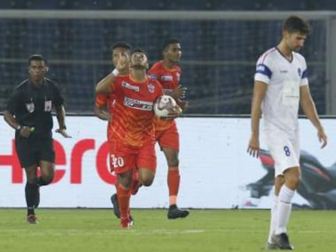 ISL 2018-19: Diego Carlos cancels out Rana Gharami's long-range stunner to win FC Pune City a point against Delhi Dynamos ISL 2018-19: Diego Carlos cancels out Rana Gharami's long-range stunner to win FC Pune City a point against Delhi Dynamos
