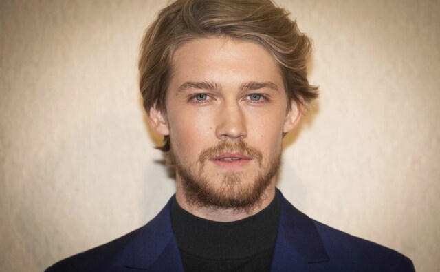 Joe Alwyn poses for photographers upon arrival at the premiere of The Favourite showing as part of the BFI London Film Festival. Photo by Vianney Le Caer/Invision/AP Joe Alwyn poses for photographers upon arrival at the premiere of The Favourite showing as part of the BFI London Film Festival. Photo by Vianney Le Caer/Invision/AP