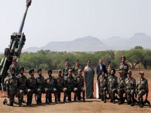 Nirmala Sitharaman inducts 3 major artillery gun systems including M777 American Ultra Light Howitzers, K-9 Vajra into army Nirmala Sitharaman inducts 3 major artillery gun systems including M777 American Ultra Light Howitzers, K-9 Vajra into army