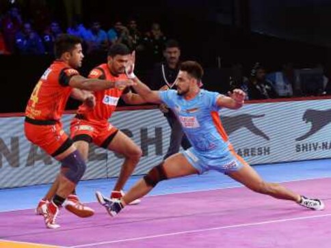 Pro Kabaddi League 2018: Maninder Singh powers Bengal Warriors past Bengaluru Bulls; Gujarat Fortunegiants thump Puneri Paltan Pro Kabaddi League 2018: Maninder Singh powers Bengal Warriors past Bengaluru Bulls; Gujarat Fortunegiants thump Puneri Paltan