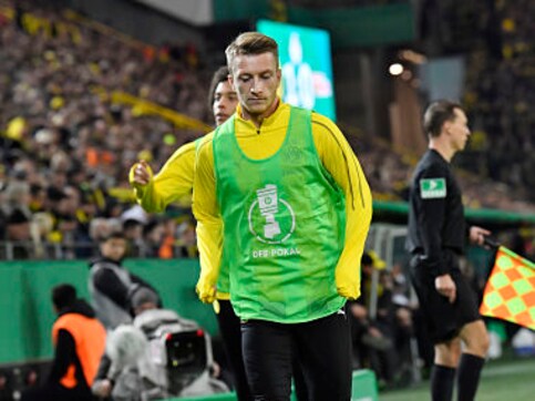 Marco Reus sits out of Germany training session due to foot injury sustained in Borussia Dortmund's win over Bayern Munich Marco Reus sits out of Germany training session due to foot injury sustained in Borussia Dortmund's win over Bayern Munich