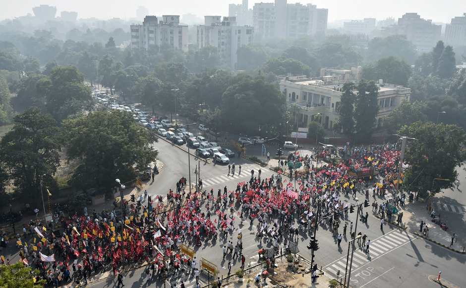 Under the umbrella of AIKSCC, 207 organisations of farmers and agricultural workers, many farmers kept pouring into the city. PTI Under the umbrella of AIKSCC, 207 organisations of farmers and agricultural workers, many farmers kept pouring into the city. PTI