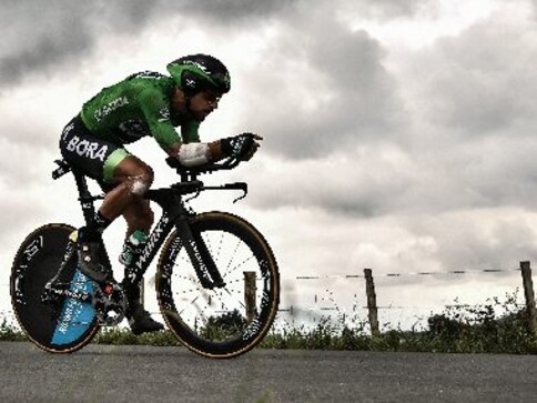Peter Sagan holds off Tour de France champion Geraint Thomas and Matteo Trentin to win Shanghai Criterium Peter Sagan holds off Tour de France champion Geraint Thomas and Matteo Trentin to win Shanghai Criterium