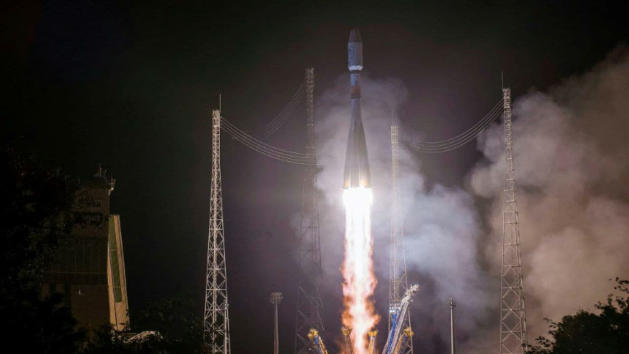  Soyuz rocket launches first Russian satellite for monitoring Arctic climate