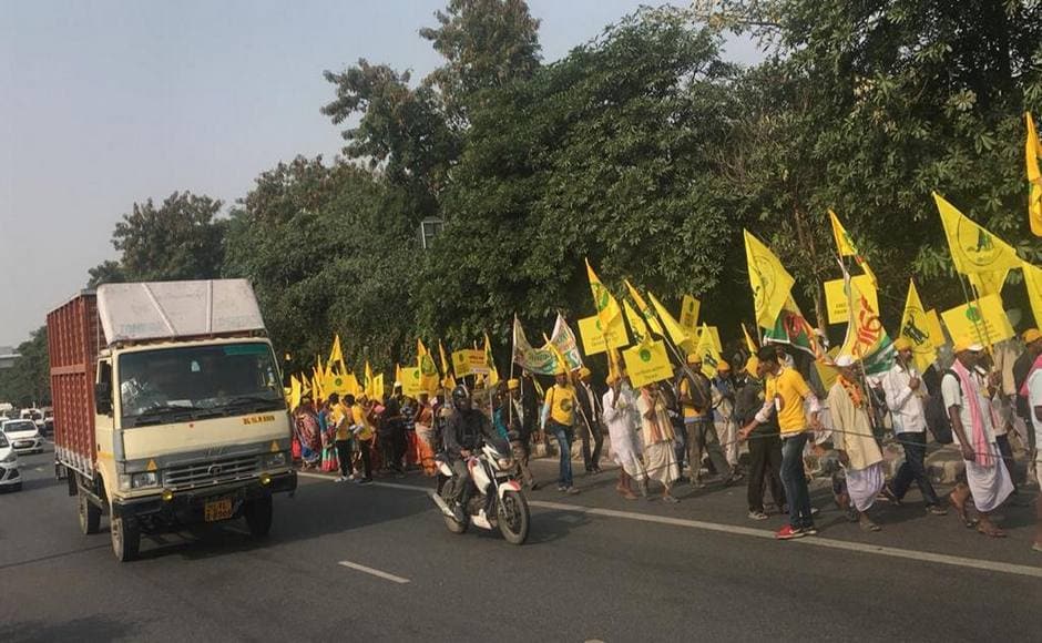 The two-day march organised by the CPM-All India Kisan Sabha has the support of 200-odd organisations that comprise the All India Kisan Sangharsh Coordination Committee (AIKSCC). Firstpost The two-day march organised by the CPM-All India Kisan Sabha has the support of 200-odd organisations that comprise the All India Kisan Sangharsh Coordination Committee (AIKSCC). Firstpost