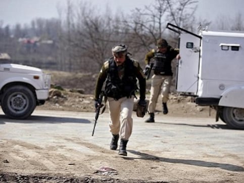 Two Hizbul Mujahideen terrorists killed in encounter in Jammu and Kashmir's Pulwama; gunmen identified as close aides of Riyaz Naikoo Two Hizbul Mujahideen terrorists killed in encounter in Jammu and Kashmir's Pulwama; gunmen identified as close aides of Riyaz Naikoo
