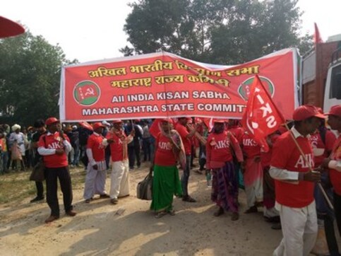Farmers' march in New Delhi: A cultivator from Telangana highlights need to protest to secure children's future Farmers' march in New Delhi: A cultivator from Telangana highlights need to protest to secure children's future
