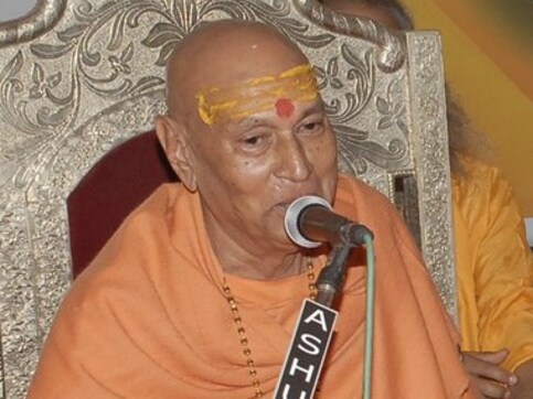 Former Shankaracharya Swami Satyamitranand Giri urges Narendra Modi to build Ram temple in Ayodhya, to go on fast from 6 Dec Former Shankaracharya Swami Satyamitranand Giri urges Narendra Modi to build Ram temple in Ayodhya, to go on fast from 6 Dec