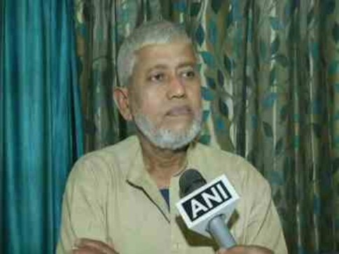 University of Jammu professor suspended after calling Bhagat Singh a 'terrorist'; students agitate and demand resignation University of Jammu professor suspended after calling Bhagat Singh a 'terrorist'; students agitate and demand resignation