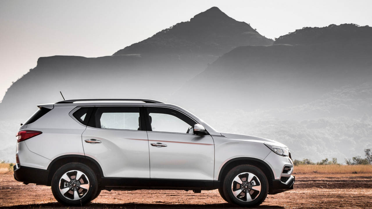 Mahindra Alturas G4