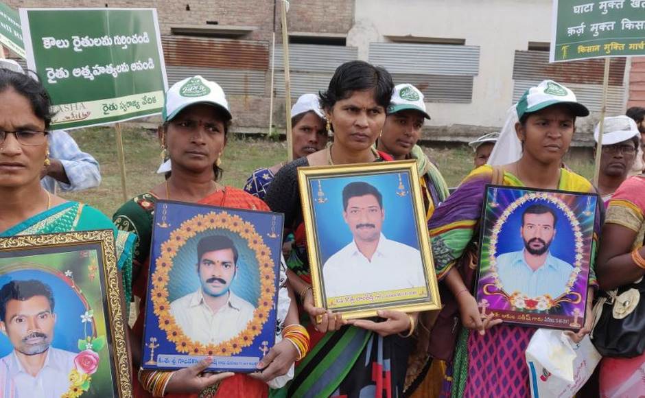 More than 700 farmers have committed suicide in Tamil Nadu due to loans that they could not repay. Lack of water and drought like situations for the last five years have added to the suffering. Twitter/@nehadixit123 More than 700 farmers have committed suicide in Tamil Nadu due to loans that they could not repay. Lack of water and drought like situations for the last five years have added to the suffering. Twitter/@nehadixit123