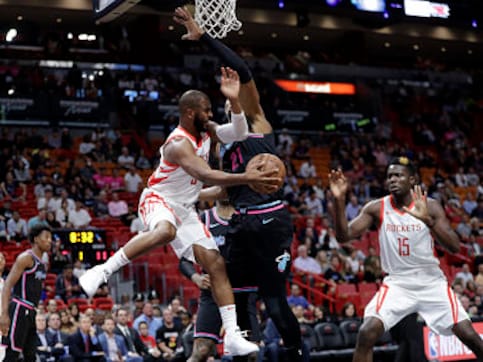 NBA: Chris Paul goes off injured in Rockets' loss to Heat; Clippers beat Mavericks to end four-game losing streak NBA: Chris Paul goes off injured in Rockets' loss to Heat; Clippers beat Mavericks to end four-game losing streak