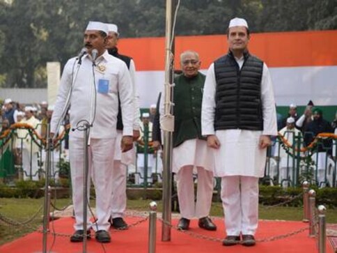 Congress celebrates its 134th foundation day at party headquarters in New Delhi; AK Antony cuts birthday cake too Congress celebrates its 134th foundation day at party headquarters in New Delhi; AK Antony cuts birthday cake too