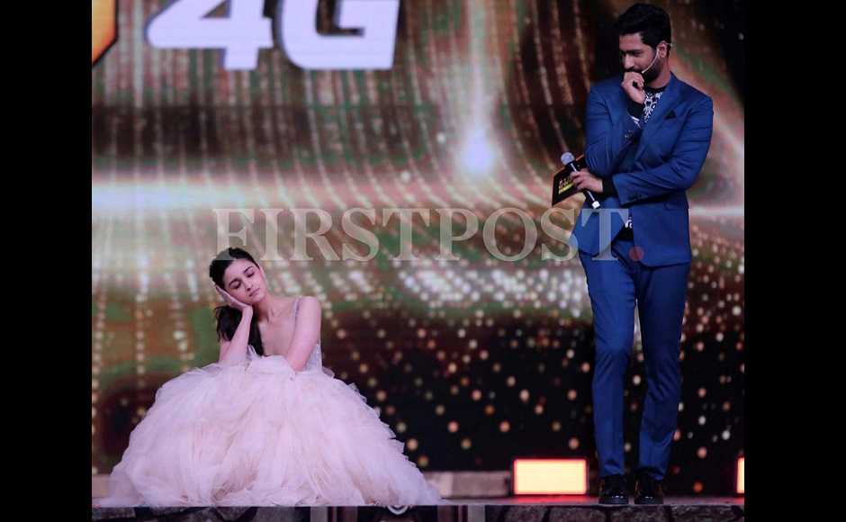 Alia Bhatt and host Vicky Kaushal Alia Bhatt and host Vicky Kaushal