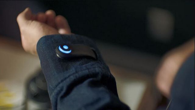 Levi's smart jacket with illuminate the sensor and send a vibration. Image: Levi's