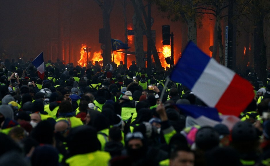 Thousands of French police were deployed to try to contain the violence, which began on 1 December morning near the Arc de Triomphe and continued till night. Reuters Thousands of French police were deployed to try to contain the violence, which began on 1 December morning near the Arc de Triomphe and continued till night. Reuters