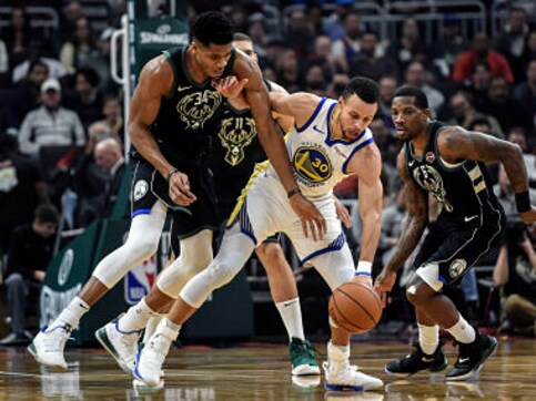 NBA: Stephen Curry, Klay Thompson lead Warriors to win over Bucks; D'Angelo Russell stars to help Nets beat Raptors NBA: Stephen Curry, Klay Thompson lead Warriors to win over Bucks; D'Angelo Russell stars to help Nets beat Raptors