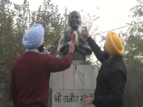 Youth Akali Dal leader held for vandalising Rajiv Gandhi's statue in Ludhiana; Congress workers defile SAD posters
