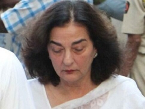 Late actor Vinod Khanna's first wife Geetanjali passes away in Raigad at age 70 Late actor Vinod Khanna's first wife Geetanjali passes away in Raigad at age 70