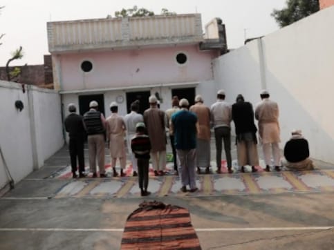 Bulandshahr: In UP's Nayabans village, Muslims feel 'terrorised' by Hindu activists as religious tension surges ahead of polls Bulandshahr: In UP's Nayabans village, Muslims feel 'terrorised' by Hindu activists as religious tension surges ahead of polls