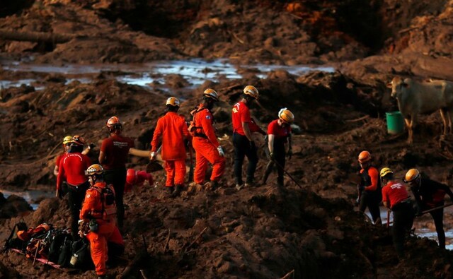 The toll rose to 58 in the dam collapse incident which brought down the structure holding back mine waste in southeastern Brazil on Monday. During the rescue operation, more bodies were uncovered from deep mud with the help of helicopters. Reuters The toll rose to 58 in the dam collapse incident which brought down the structure holding back mine waste in southeastern Brazil on Monday. During the rescue operation, more bodies were uncovered from deep mud with the help of helicopters. Reuters