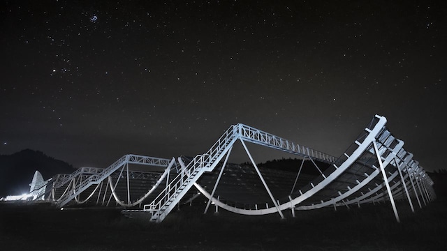 Scientists discover mysterious repeating radio waves from deep outside Milky Way Scientists discover mysterious repeating radio waves from deep outside Milky Way