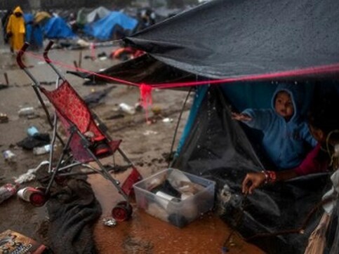 Mexico asks for investigation into use of force against migrant caravan; 25 arrested in latest attempt to cross US border Mexico asks for investigation into use of force against migrant caravan; 25 arrested in latest attempt to cross US border