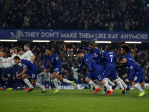 League Cup: Chelsea beat London rivals Tottenham on penalties to set up title clash against holders Manchester City League Cup: Chelsea beat London rivals Tottenham on penalties to set up title clash against holders Manchester City