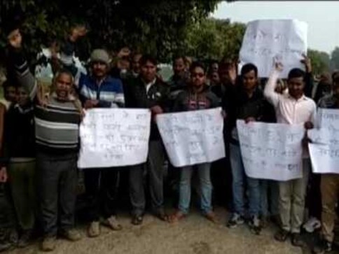 50 youngsters to 'auction' themselves on Republic Day to protest against water scarcity in Uttar Pradesh's Hathras 50 youngsters to 'auction' themselves on Republic Day to protest against water scarcity in Uttar Pradesh's Hathras