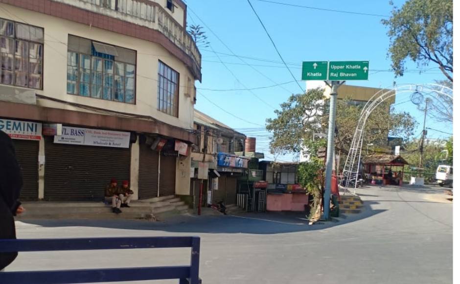 Shops and other establishments in the main markets areas were all shut down in Aizawl and other cities of Mizoram in support of the bandh. Ezrela Dalidia Fanai/101Reporters Shops and other establishments in the main markets areas were all shut down in Aizawl and other cities of Mizoram in support of the bandh. Ezrela Dalidia Fanai/101Reporters