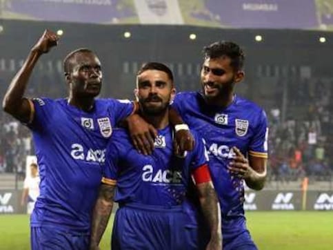 ISL 2018-19: Mumbai City FC end Bengaluru FC's unbeaten run with narrow victory to go top of the table ISL 2018-19: Mumbai City FC end Bengaluru FC's unbeaten run with narrow victory to go top of the table