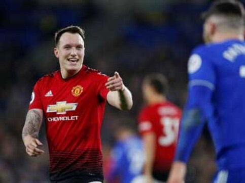 Premier League: Manchester United defender Phil Jones signs new contract which keeps him at club until 2023 Premier League: Manchester United defender Phil Jones signs new contract which keeps him at club until 2023