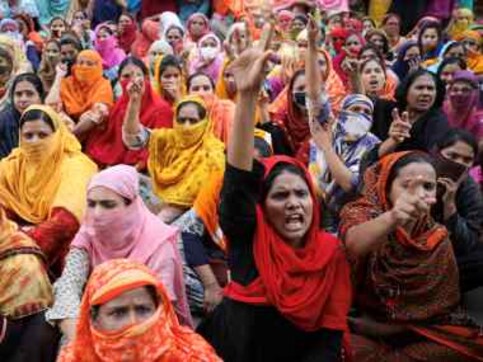One dead, 50 injured in Bangladesh garment workers strike after police use tear gas, water cannons to disperse protestors One dead, 50 injured in Bangladesh garment workers strike after police use tear gas, water cannons to disperse protestors