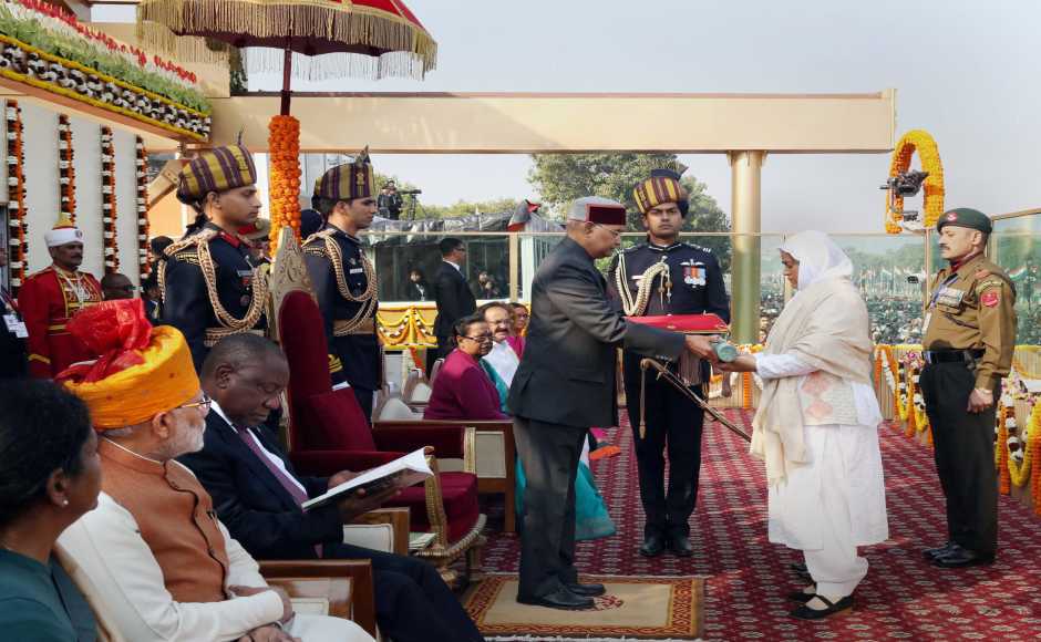 President Ram Nath Kovind gave out the bravery awards. At the unfurling of the tricolour, the band played the national anthem with a 21-gun salute fired in the background. PTI President Ram Nath Kovind gave out the bravery awards. At the unfurling of the tricolour, the band played the national anthem with a 21-gun salute fired in the background. PTI