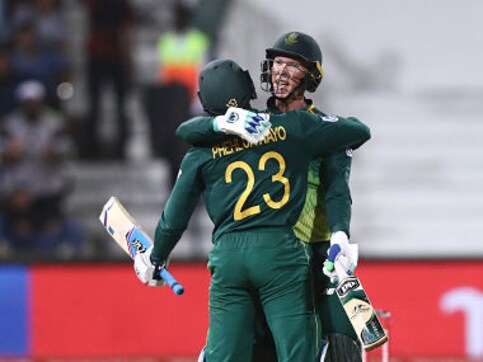 South Africa vs Pakistan: Rassie van der Dussen, Andile Phehlukwayo's fifties guide Proteas to series-leveling win in second ODI South Africa vs Pakistan: Rassie van der Dussen, Andile Phehlukwayo's fifties guide Proteas to series-leveling win in second ODI
