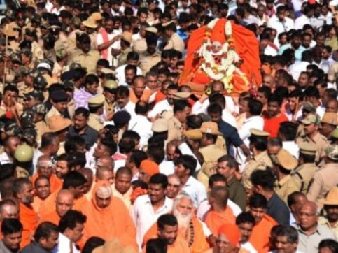 Bharat Ratna demand for Shivakumara Swami: Chorus grows as Kumaraswamy, Yeddyurappa urge Centre to honour Lingayat seer Bharat Ratna demand for Shivakumara Swami: Chorus grows as Kumaraswamy, Yeddyurappa urge Centre to honour Lingayat seer