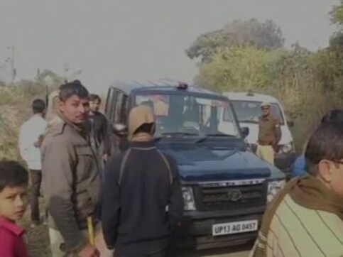 Skeletons of six cows found at Bulandshahr-Aligarh border, police investigation underway Skeletons of six cows found at Bulandshahr-Aligarh border, police investigation underway